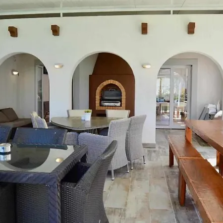 Hébergement de vacances W Private Pool, Tennis Courts & Golf Putt *