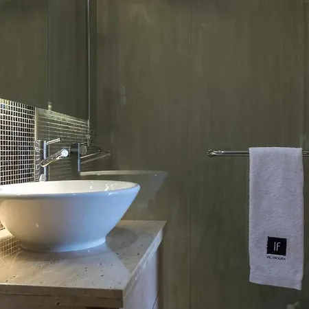 | W/ Private Pool, Tennis Courts & Golf Putt * فيلامورا