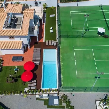 W Private Pool, Tennis Courts & Golf Putt Hébergement de vacances