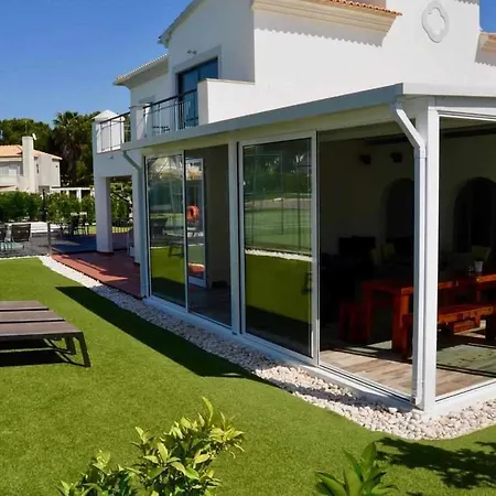 W Private Pool, Tennis Courts & Golf Putt