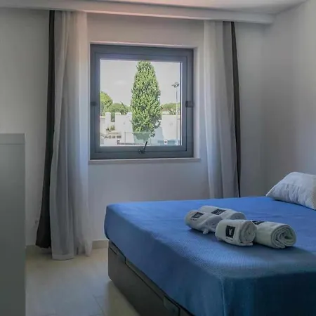 W Private Pool, Tennis Courts & Golf Putt Hébergement de vacances *