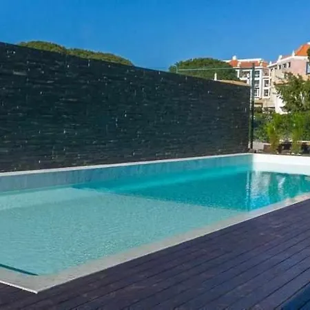 W Private Pool Tennis Courts & Golf Putt *