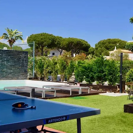 W Private Pool, Tennis Courts & Golf Putt Hébergement de vacances *