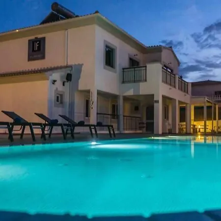W Private Pool Tennis Courts & Golf Putt
