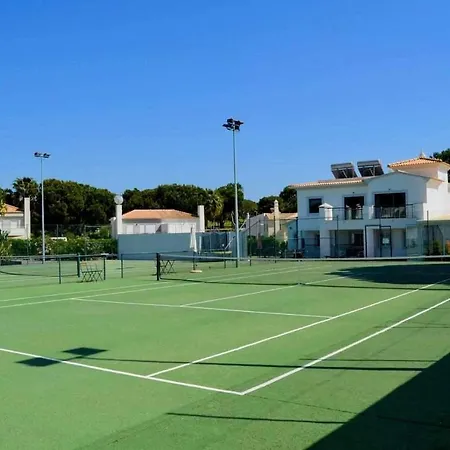 别墅 W Private Pool Tennis Courts & Golf Putt