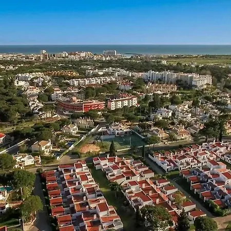 Hébergement de vacances W Private Pool, Tennis Courts & Golf Putt