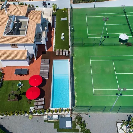 W Private Pool Tennis Courts & Golf Putt 维拉摩拉
