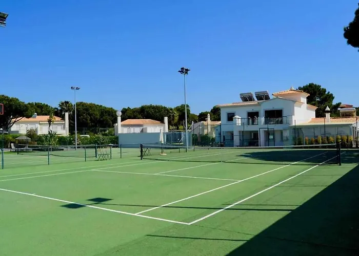 Vakantiehuis | W/ Private Pool, Tennis Courts & Golf Putt
