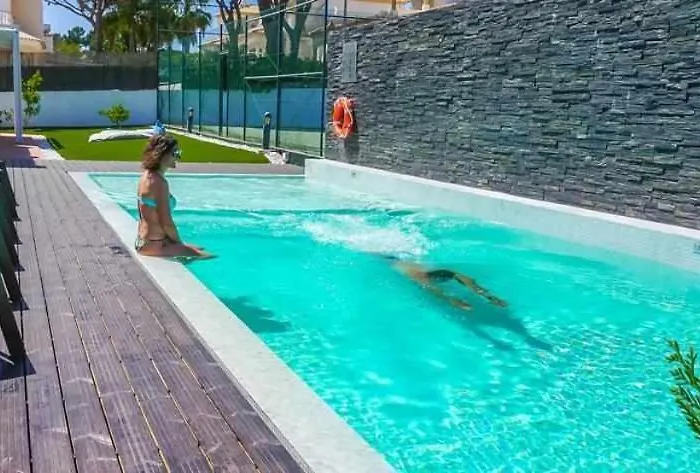 Vakantiehuis | W/ Private Pool, Tennis Courts & Golf Putt