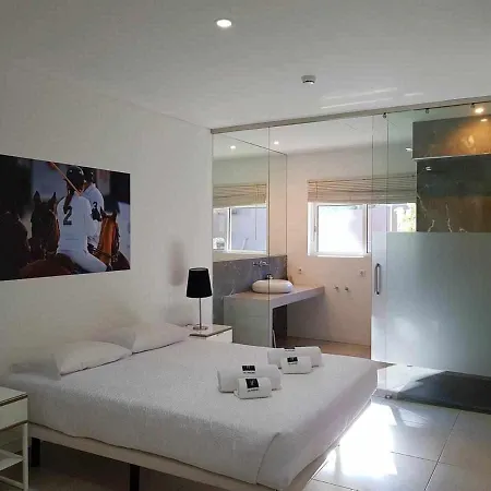 | W/ Private Pool, Tennis Courts & Golf Putt Tatil Evi